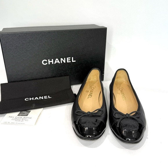 ✨SOLD✨ Chanel Black Lambskin Ballet Flats - Picture 3 of 11